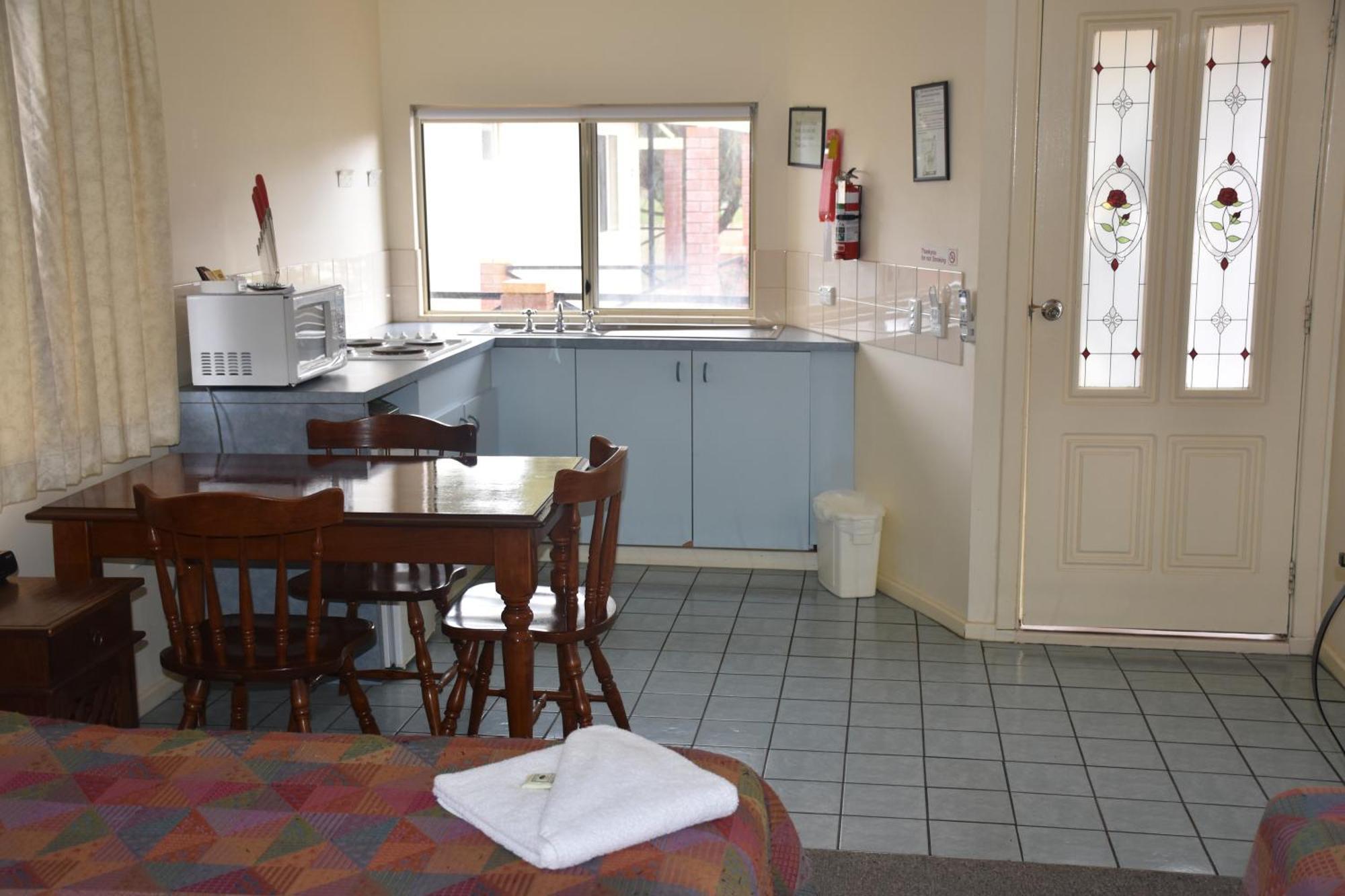 Mount Barker Valley Views Motel & Chalets, Western Australia Номер фото