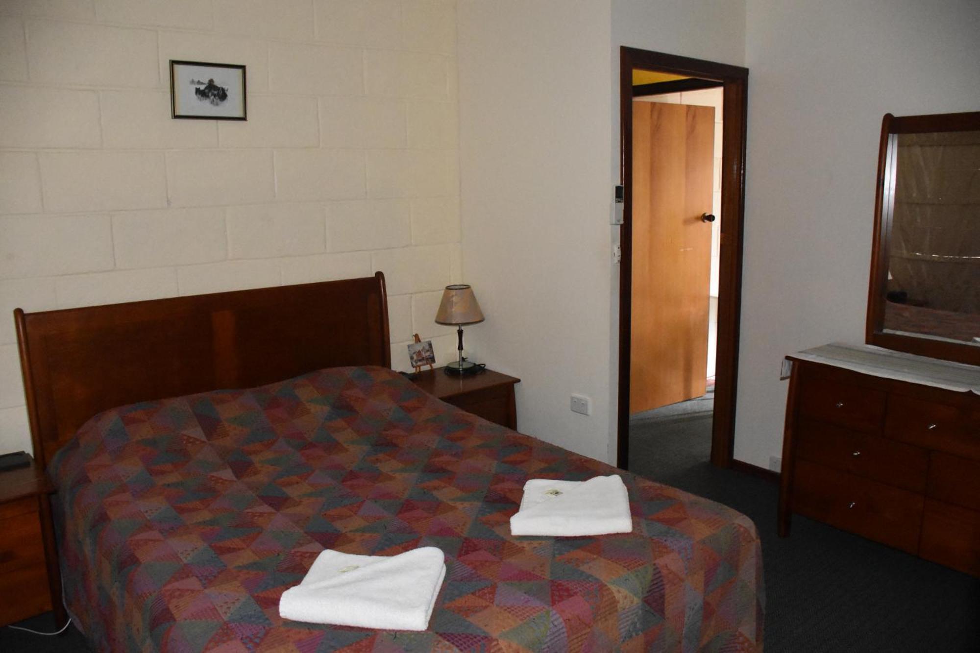 Mount Barker Valley Views Motel & Chalets, Western Australia Номер фото
