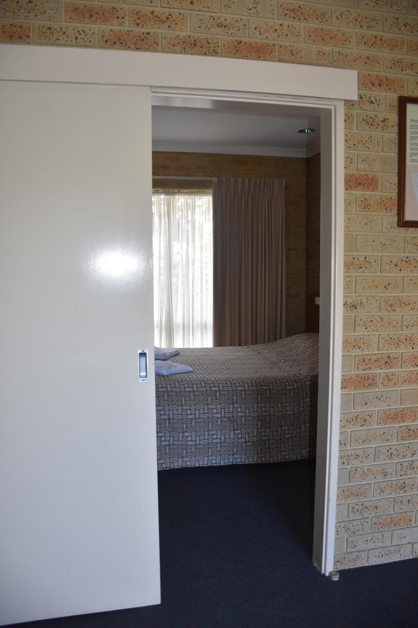 Mount Barker Valley Views Motel & Chalets, Western Australia Номер фото