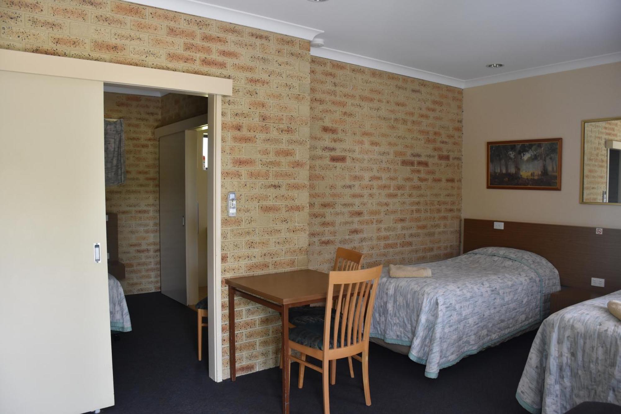 Mount Barker Valley Views Motel & Chalets, Western Australia Номер фото