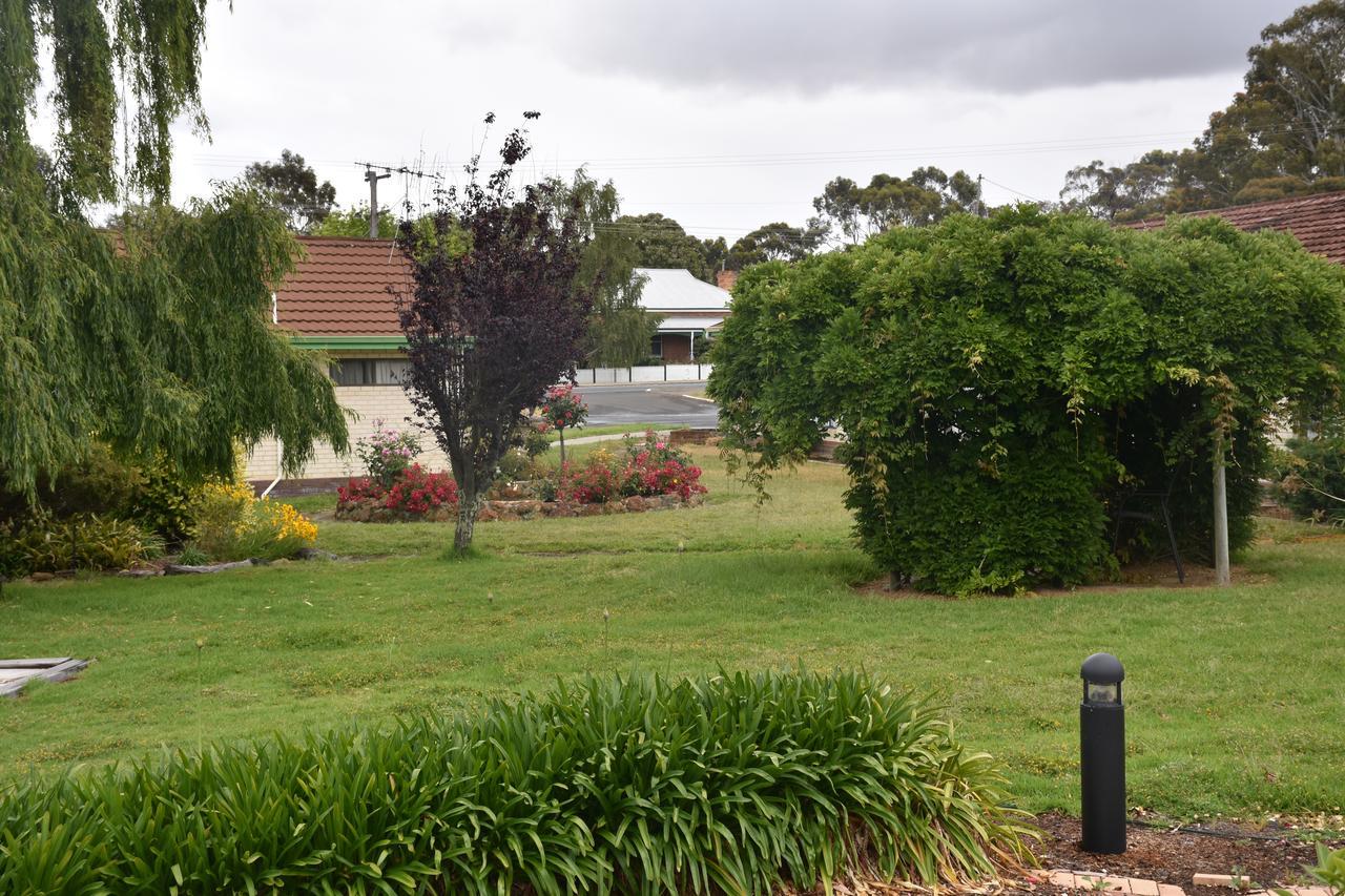 Mount Barker Valley Views Motel & Chalets, Western Australia Экстерьер фото