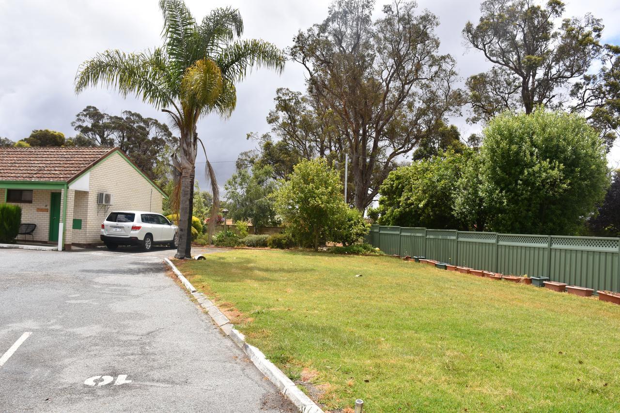 Mount Barker Valley Views Motel & Chalets, Western Australia Экстерьер фото